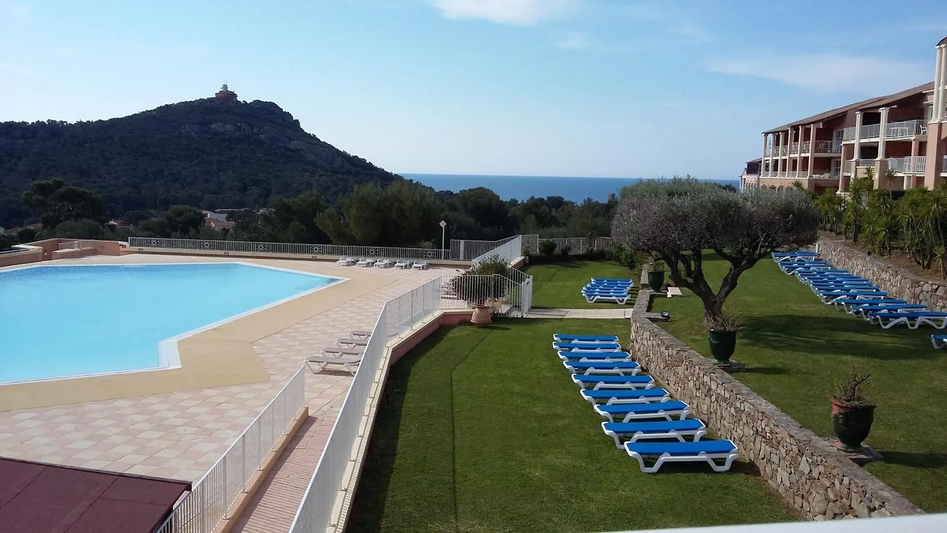 Cap Esterel Appart 6 Pers Vue Mer Classe 3 Etoiles Saint-Raphaël 0*,